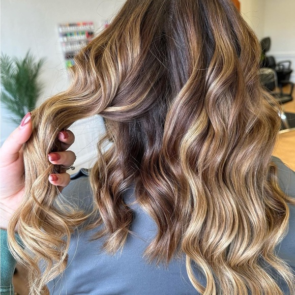 Luxurious Blonde and Brown Hair Extensions - Picture 1 of 6